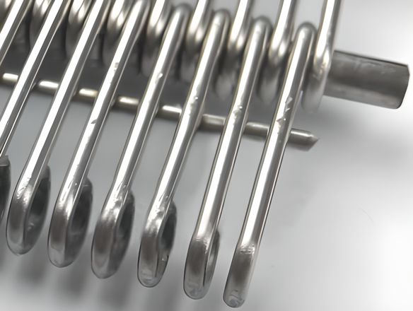 An eye link conveyor belt with round wires.